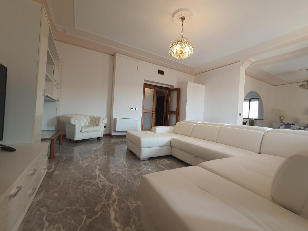 Spazioso Appartamento In Centro Citta San Benedetto del Tronto Zewnętrze zdjęcie